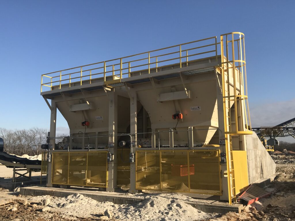 Feed Hoppers Ti401